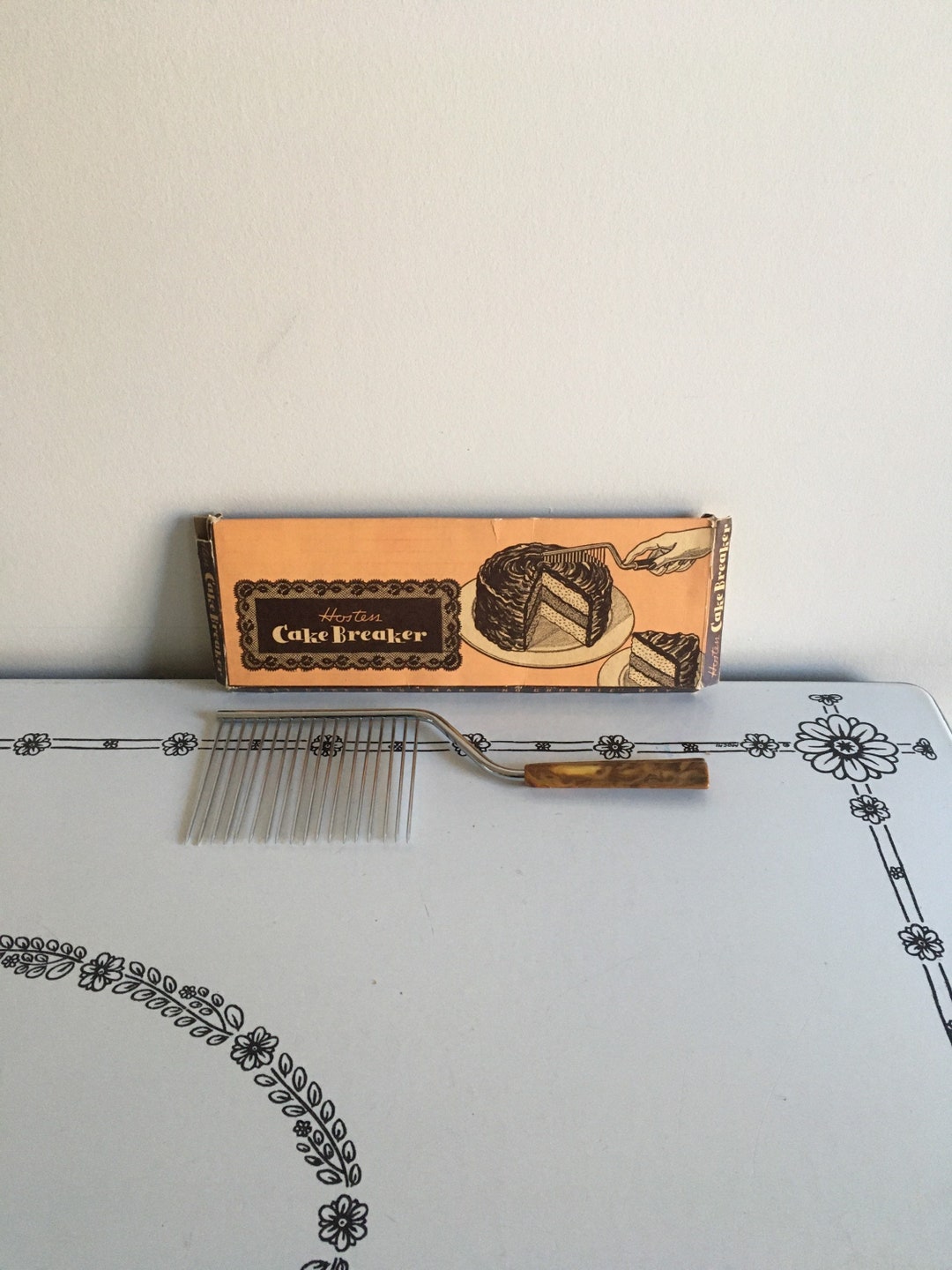 Vintage Hostess Cake Breaker Angel Food Knife Brown Marbled Bakelite