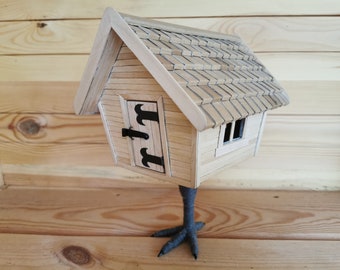 Baba Yaga Hütte auf Hühnerbein