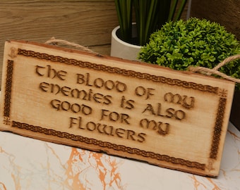 Wikinger Gartenschild: Lasergravierte nordische Dekoration, Live Edge Holz