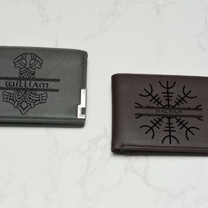 Cartera vikinga nórdica personalizada de piel sintética, regalo de mitología nórdica, billetera delgada, regalo para hombres. Apto para veganos.