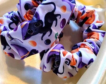 Cute witch cat and pumkin scrunchie