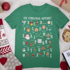 Camiseta con el alfabeto navideño - Camiseta unisex, camiseta con letras navideñas, top gráfico festivo, letra navideña, camiseta con tipografía invernal, combinación familiar