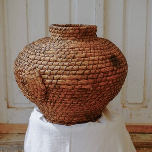 Vintage large basket, hand woven basket in a really good condition. image 1