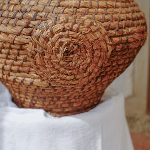Vintage large basket, hand woven basket in a really good condition. image 6