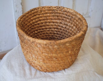 Vintage handmade straw basket, rye straw basket
