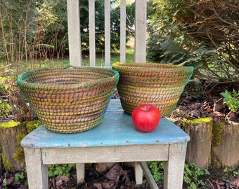 2 pieces Vintage handmade straw baskets, Price/ 2 Pieces!