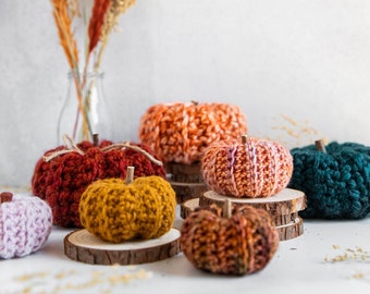Calabazas de crochet hechas a mano: decoración rústica de otoño