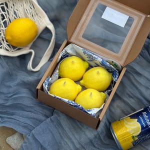 Lemon candle set. Lemon shaped candles. Fruit candle. Picnic favors. Soy wax candles. Pillar candles. Summer decor. Home decor. Vegan candle