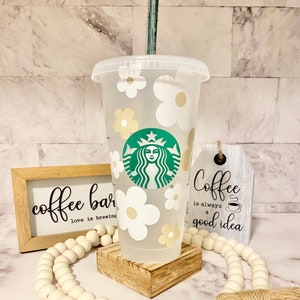 Beige Retro Daisy Starbucks Cup | Personalized Starbucks Cold Cup | Birthday Gift | Reusable Cup | Iced Coffee Cup | Starbucks Cup