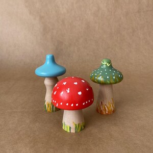 Wooden Mushroom Toys - Colorful Montessori Nature Play Set - Natural Wood Mushrooms for Imaginative Play - Perfect Gift for Kids*