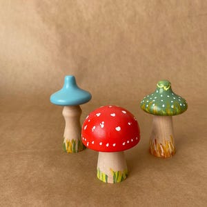 Wooden Mushroom Toys - Colorful Montessori Nature Play Set - Natural Wood Mushrooms for Imaginative Play - Perfect Gift for Kids*
