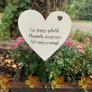Heart-shaped grave marker printed with "Forever loved, never forgotten, eternally missed" approx. 10 cm