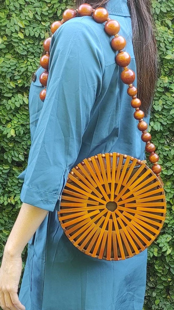 Round bamboo bag hotsell