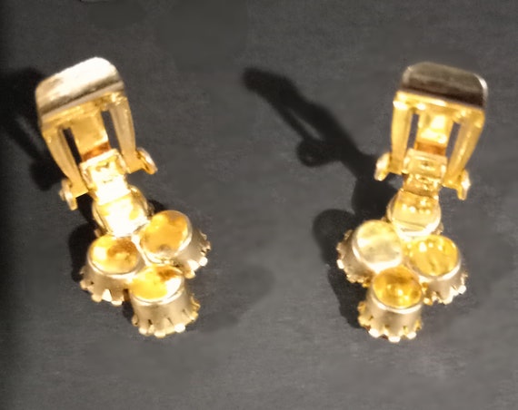 Vintage Sparkling Gold Glass Clip On Earrings - image 6