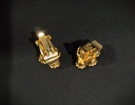Vintage Sparkling Gold Glass Clip On Earrings - image 7