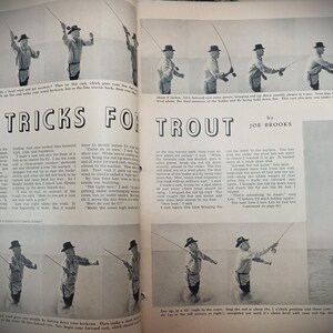 Puede incluir: Una página de revista vintage con una foto en blanco y negro de un hombre pescando con mosca. El artículo se titula "Trucos para la trucha" y está escrito por Joe Brooks. El texto describe cómo lanzar una caña de mosca en un ambiente ventoso.