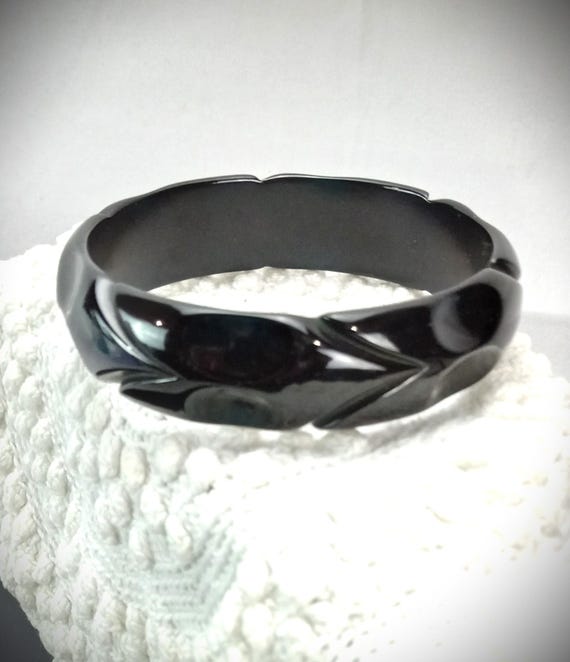 Solid Black Bakelite Bangle Bracelet, Design, Tes… - image 5