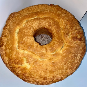 Old Fashion Sour Cream Pound Cake