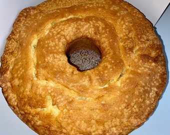 Old Fashion Sour Cream Pound Cake