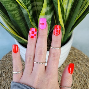 Red and Pink Checkerboard Abstract Press On Nails | Custom Sized Set | 10 Nails Included