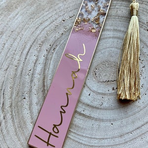 Lesezeichen personalisiert aus Epoxidharz in Pink und Gold Geschenk für Leser und Leseratten Resin Bookmark Bild 3