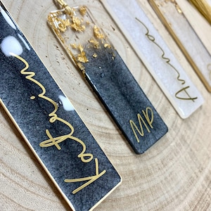 From 8.50 EURO: Personalized bookmark made of epoxy resin in black or white and gold Resin bookmarks image 2