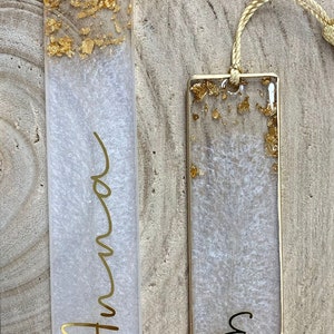 From 8.50 EURO: Personalized bookmark made of epoxy resin in black or white and gold Resin bookmarks image 4