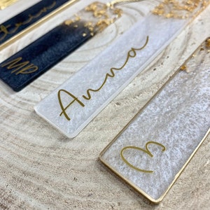 Ab 8,50 EURO: Lesezeichen personalisiert aus Epoxidharz in Schwarz oder Weiß und Gold Resin Bookmark Bild 7