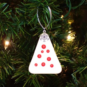 Geschmolzenes Glas Weihnachtsbaum Ornament | Rot und Weiß Weihnachtsdekor | Handgemachte Urlaub Dekor | Einzigartiges Gastgeschenk | Geschenk für Mama