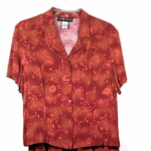 Sag Harbor Printed 2 Piece Skirt Set Size: L