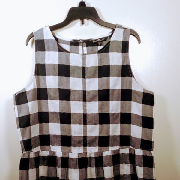 Velvet heart Black & white Plaid peplum blouse Size: M