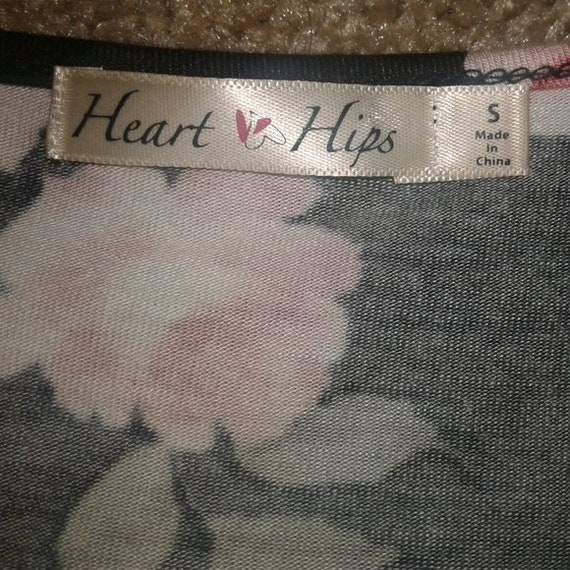 Heart & Hips Print Crochet Lace Top NWOT - image 8