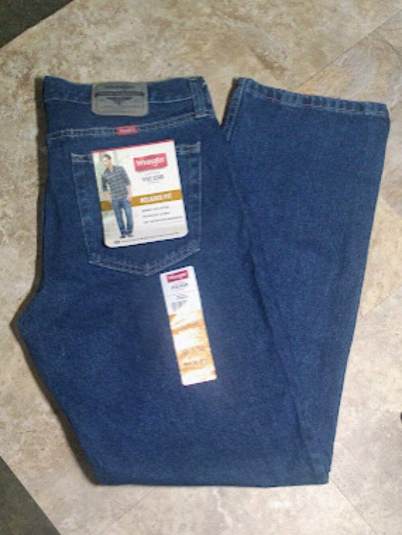 NWT Wrangler Men's Five Star Premium Denim Relaxed Fit Jeans Size: 33 X 32 image 2