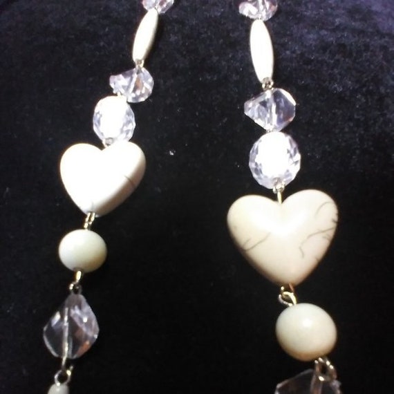 Beautiful Pearl White Beaded Necklace with Hearts - image 7