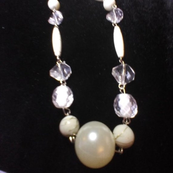 Beautiful Pearl White Beaded Necklace with Hearts - image 2