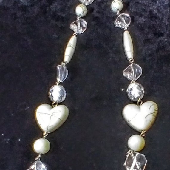 Beautiful Pearl White Beaded Necklace with Hearts - image 4