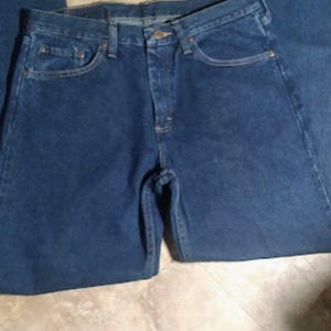 NWT Wrangler Men's Five Star Premium Denim Relaxed Fit Jeans Size: 33 X 32 image 1