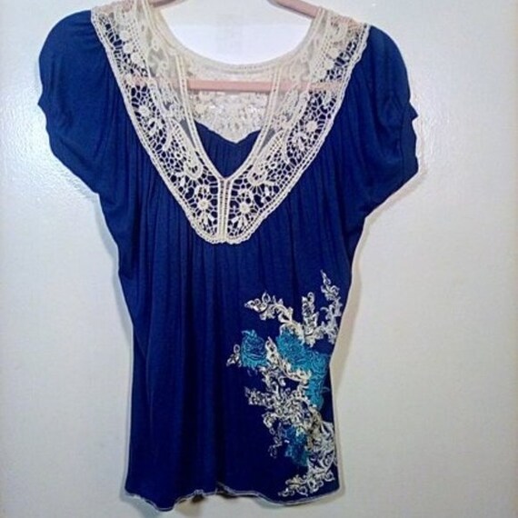 26100812 (Blossom Patchwork Top Blue/ White)