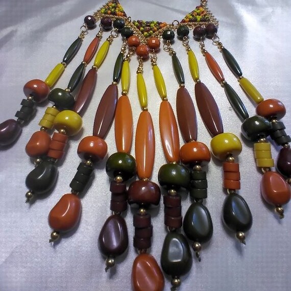 Beautiful Exotic Beaded Necklace - image 3