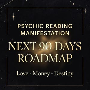 Op de afbeelding: Een zwart-gouden afbeelding met de tekst "PSYCHIC READING MANIFESTATION NEXT 90 DAYS ROADMAP Love - Money - Destiny" tegen een sterrenachtergrond met sterrenbeelden.