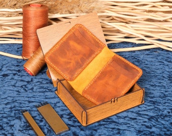 Handmade Leather Bifold Card Wallet, Slim Front Pocket Wallet, Personalized
