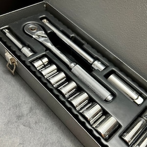 MADE In USA Vintage ALLEN Professional S A E Juego de enchufes en Orig. Caja Metálica 18 ud. Incluye 2 extensiones. En Excelente Estado 5/5. Como nuevo