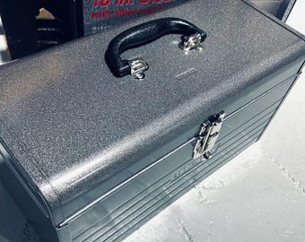 SEARS CRAFTSMAN 18 in. Steel Tool Box with steel tote red tray. Original in box. 1290 cu.in. capacity 965409. New in Excellent condition 5/5