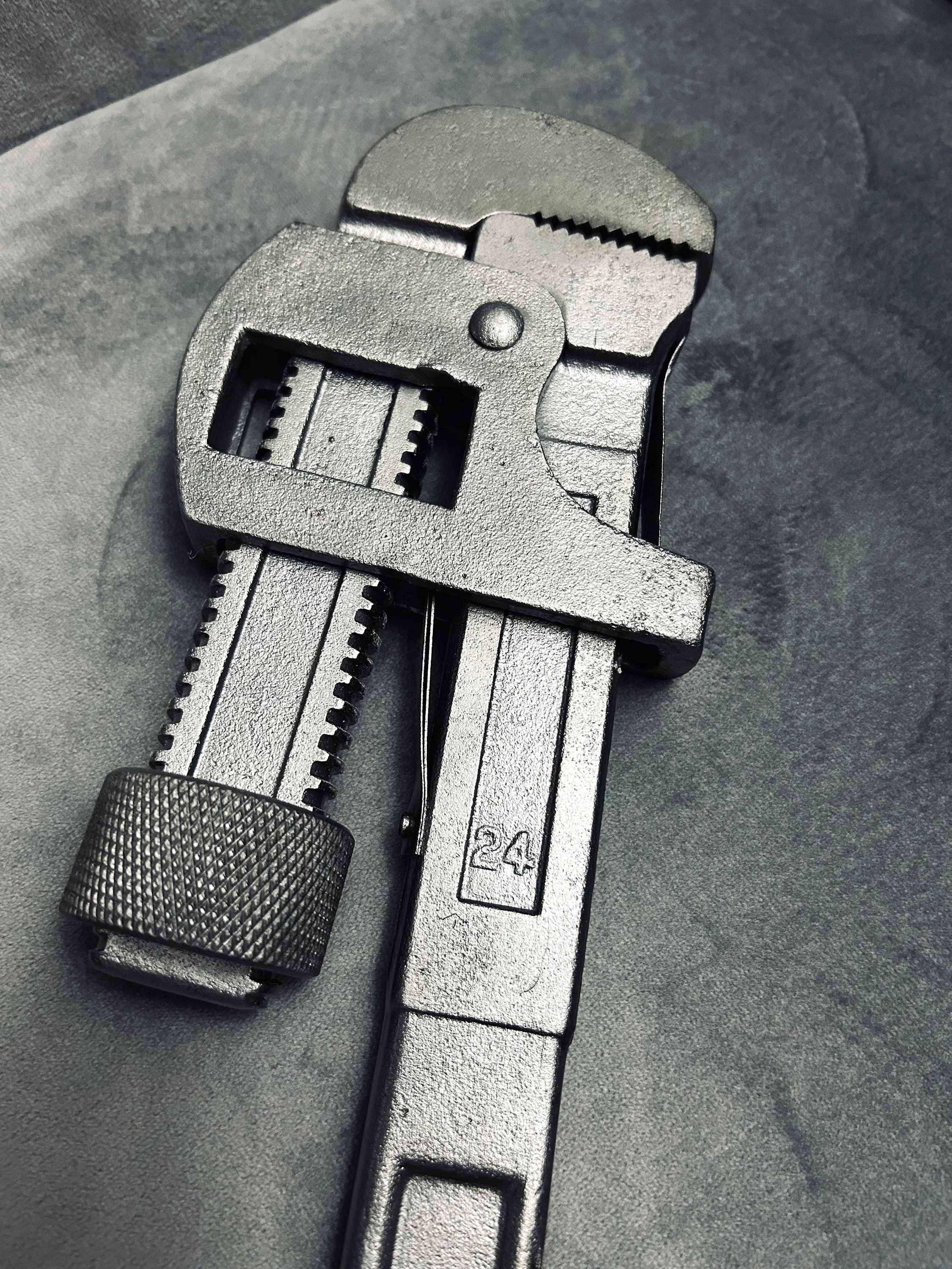 MADE in USA. Vintage PEXTO No24 Pipe Wrench. 22