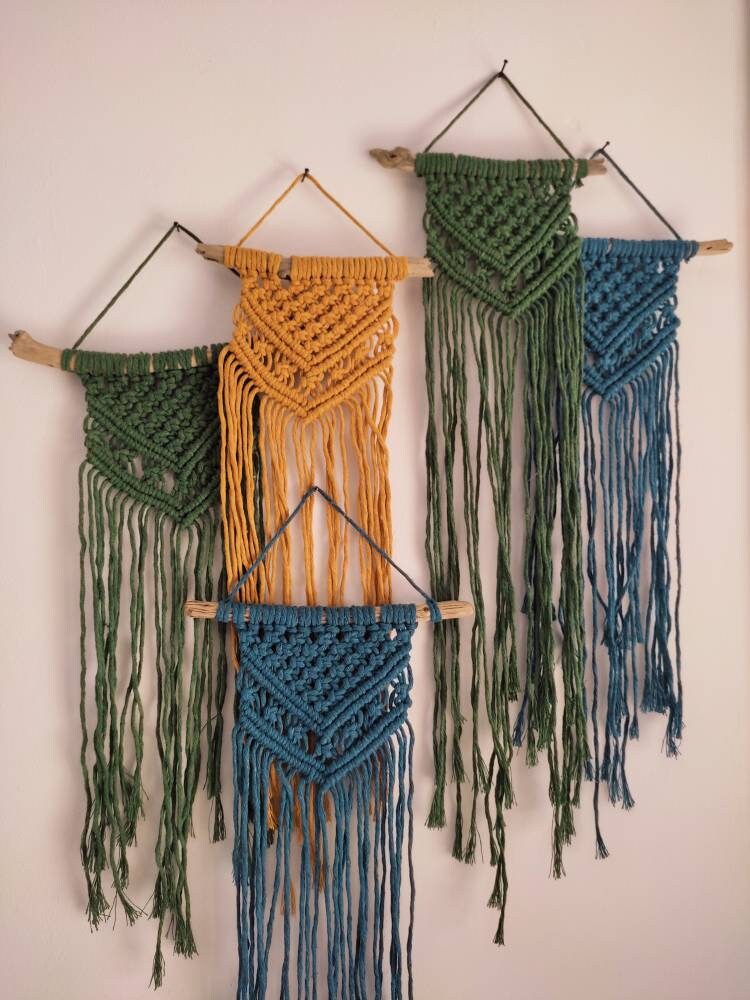 Petite Décoration Murale en Macramé - 17cm