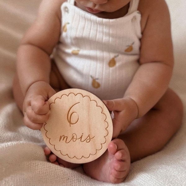 Cartes étapes bébé en bois rondes de 1 à 12 mois - souvenir bébé - cadeau de naissance original - souvenir unique première année