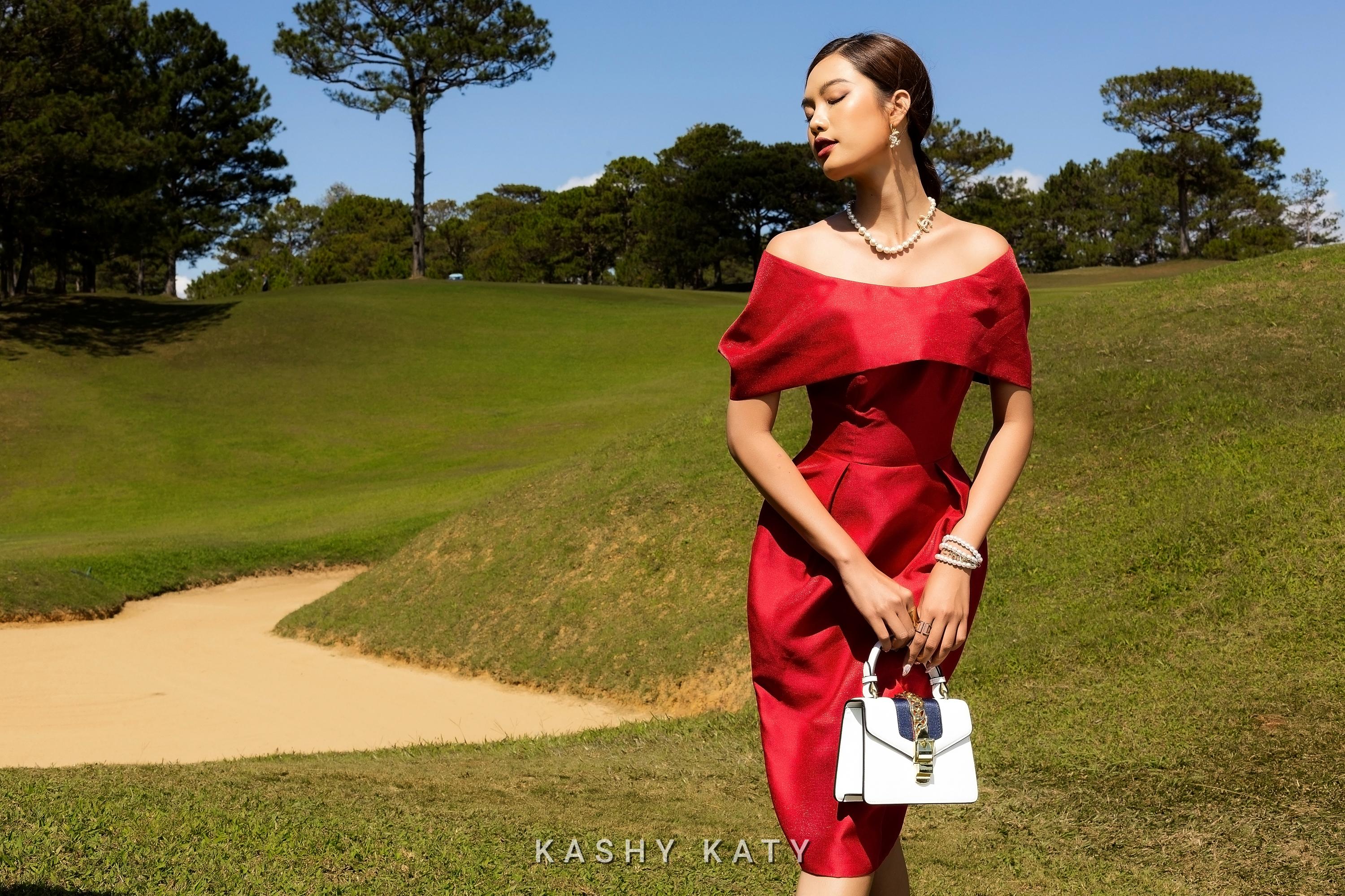 red off the shoulder pencil dress Off-shoulder silk cocktail dress in red - Carolina Herrera