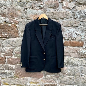 SARTORIAL ENGLISH BLAZER - A Classic 2 Button Blazer or Sports Jacket from &quot;The Cambridge&quot; Collection by Dunn & Co
