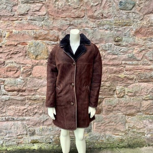 SHEEPSKIN COAT / Vintage 70s 80s ladies Sheepskin and Leather COAT