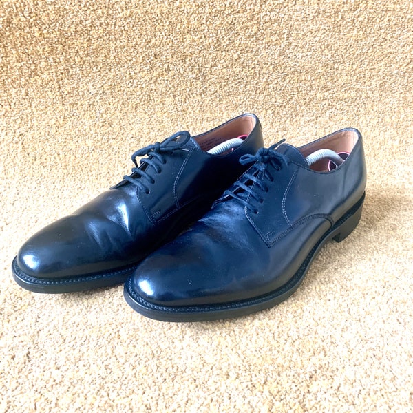 ENGLISH LOAKE SHOES - Classic British Shoes made in England by Loake - Vintage Men's English Hand Made black Dress Shoes - Size 9